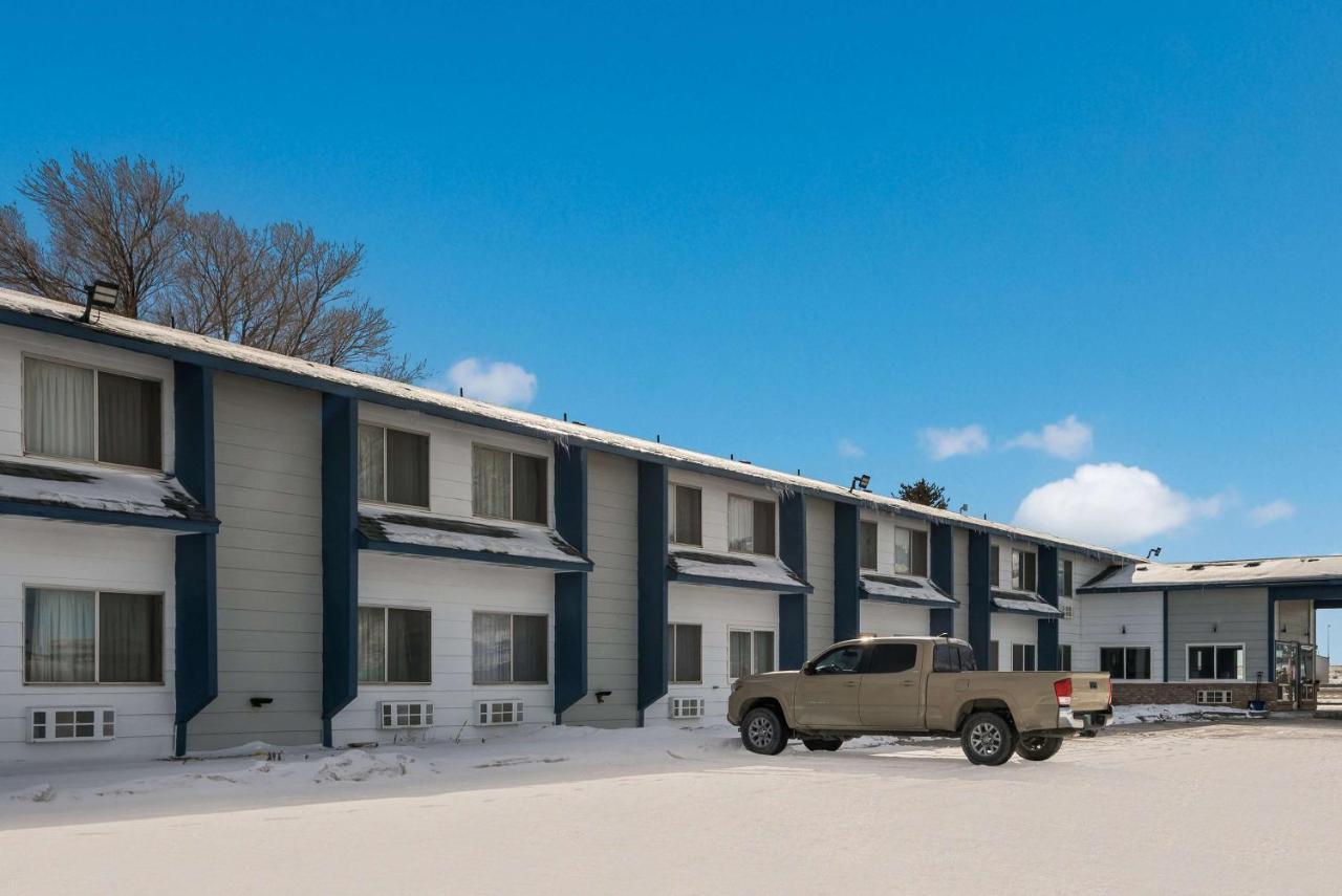 Surestay Hotel By Best Western Уэллс Экстерьер фото
