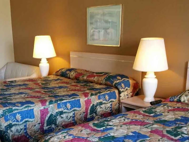 Surestay Hotel By Best Western Уэллс Экстерьер фото